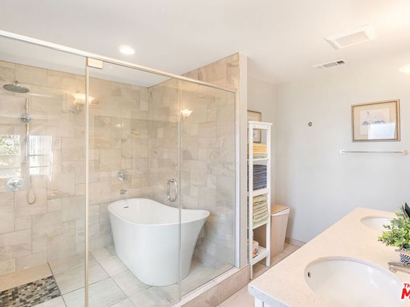 907 Westchester Place, Los Angeles CA 90019