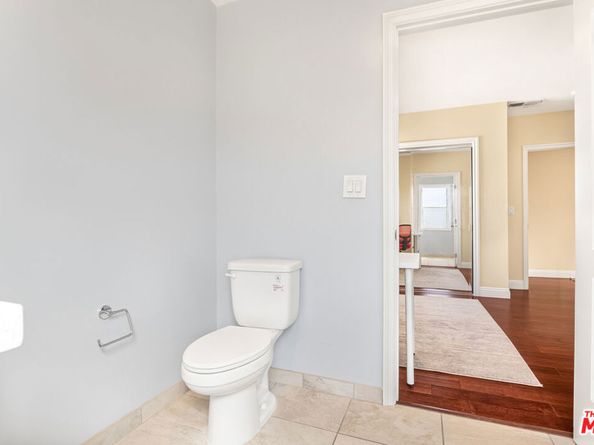 907 Westchester Place, Los Angeles CA 90019