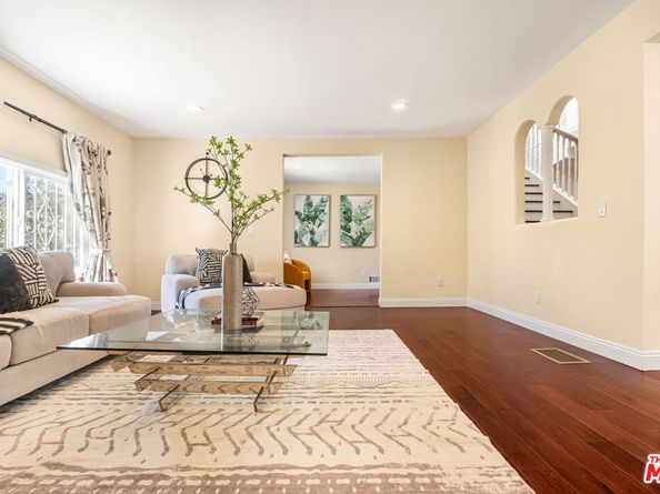 907 Westchester Place, Los Angeles CA 90019
