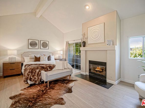 2950 S Bentley Avenue 3, Los Angeles CA 90064