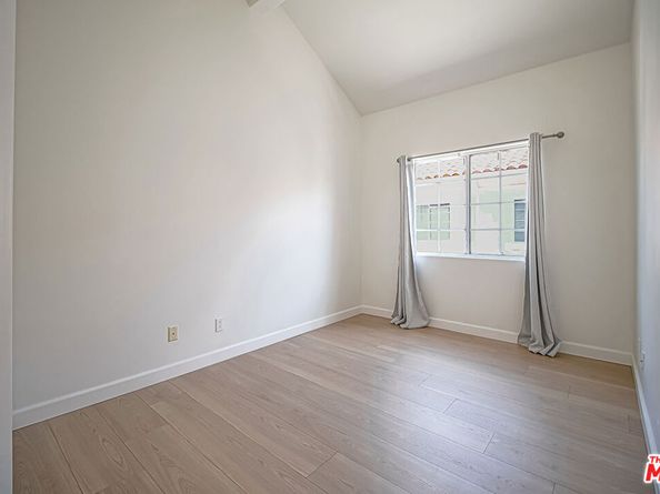 2950 S Bentley Avenue 3, Los Angeles CA 90064