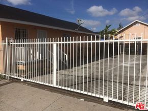 1031 W Century Boulevard, Los Angeles CA 90044