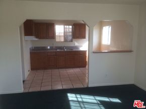 1031 W Century Boulevard, Los Angeles CA 90044