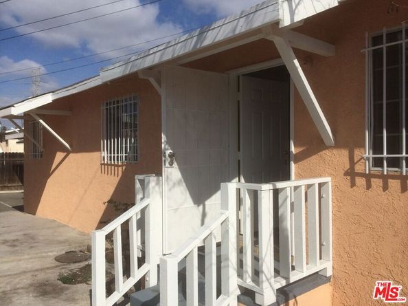 1031 W Century Boulevard, Los Angeles CA 90044