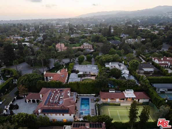 12745 Hanover Street, Los Angeles CA 90049