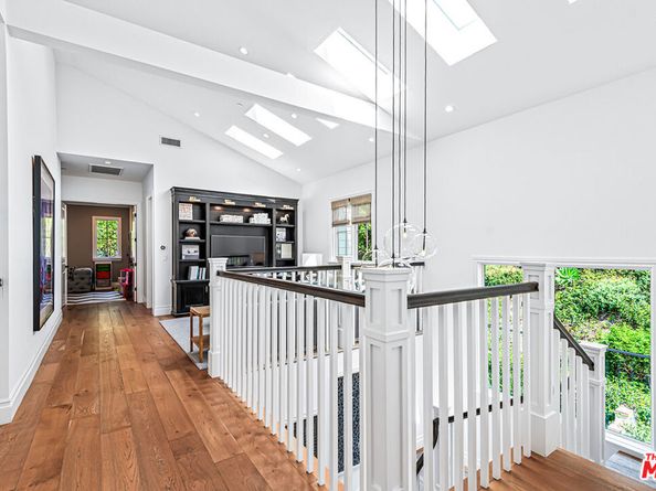 1254 N Norman Place, Los Angeles CA 90049