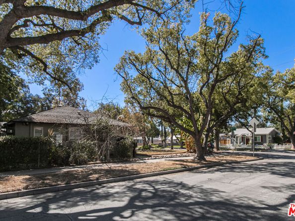 1862 N Madison Avenue, Pasadena CA 91104