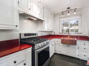 1862 N Madison Avenue, Pasadena CA 91104