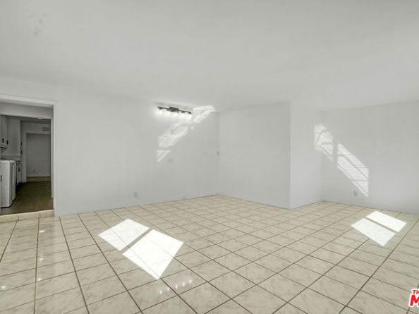 6242 Acacia Street, Los Angeles CA 90056