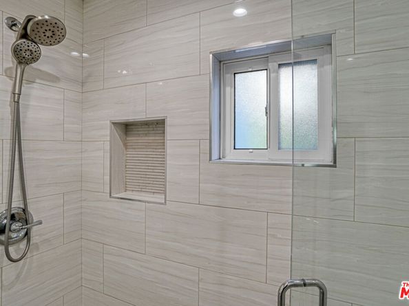 6242 Acacia Street, Los Angeles CA 90056