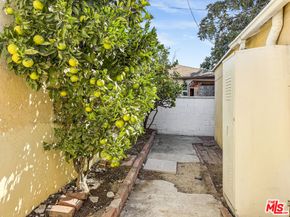 6242 Acacia Street, Los Angeles CA 90056