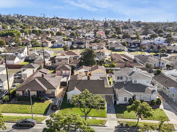 6242 Acacia Street, Los Angeles CA 90056
