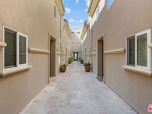 5401 Morella Avenue 4, Valley Village CA 91607