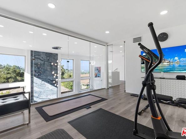 3539 Alana Drive, Sherman Oaks CA 91403