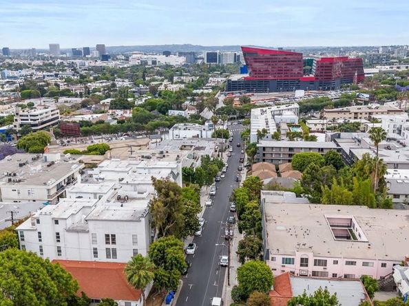 964 Hancock Avenue 103, West Hollywood CA 90069