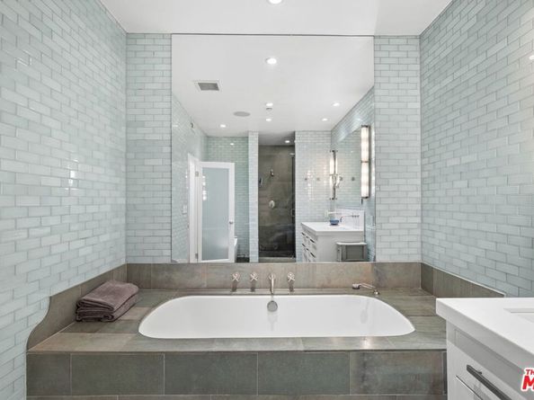 964 Hancock Avenue 103, West Hollywood CA 90069