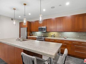 964 Hancock Avenue 103, West Hollywood CA 90069