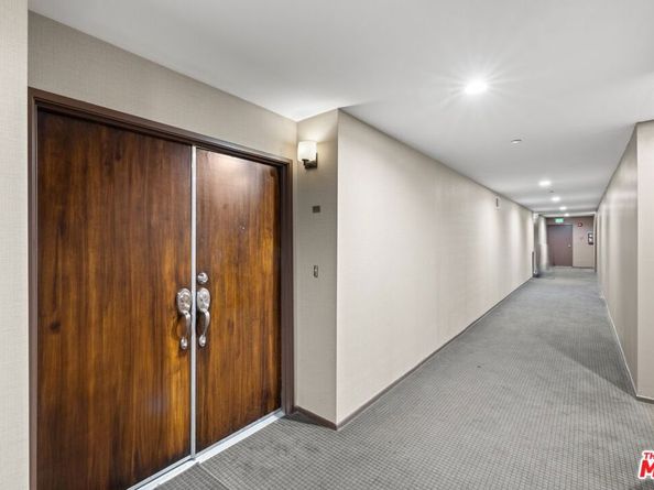 964 Hancock Avenue 103, West Hollywood CA 90069