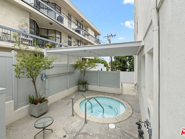 964 Hancock Avenue 103, West Hollywood CA 90069