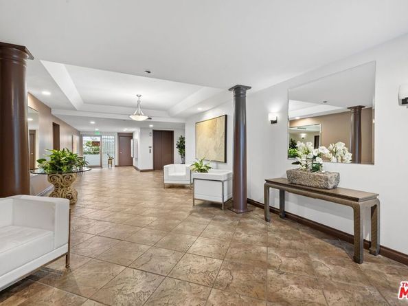 964 Hancock Avenue 103, West Hollywood CA 90069