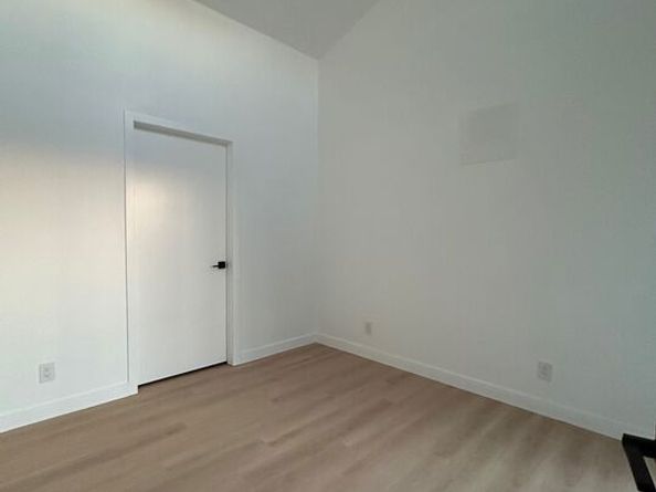 16124 San Fernando Mission Boulevard, Granada Hills CA 91344