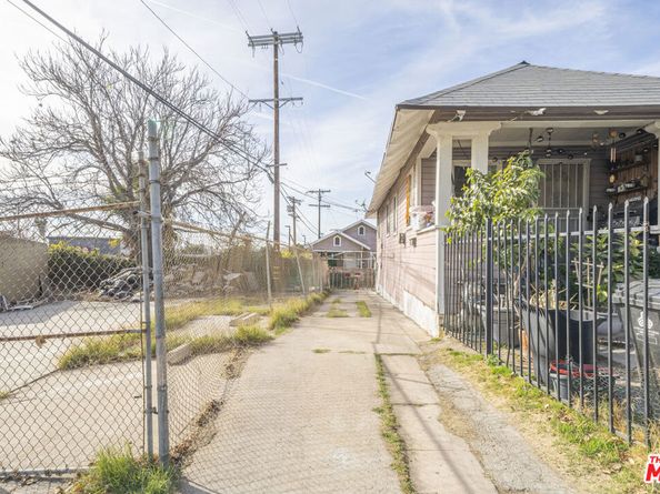 2415 N Gates Street, Los Angeles CA 90031