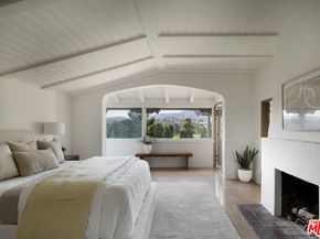 1707 San Vicente Boulevard, Santa Monica CA 90402
