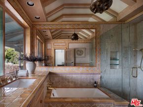 1707 San Vicente Boulevard, Santa Monica CA 90402
