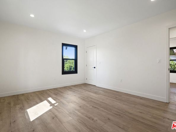 2745 Kenwood Avenue, Los Angeles CA 90007