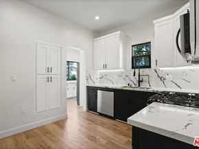 2745 Kenwood Avenue, Los Angeles CA 90007