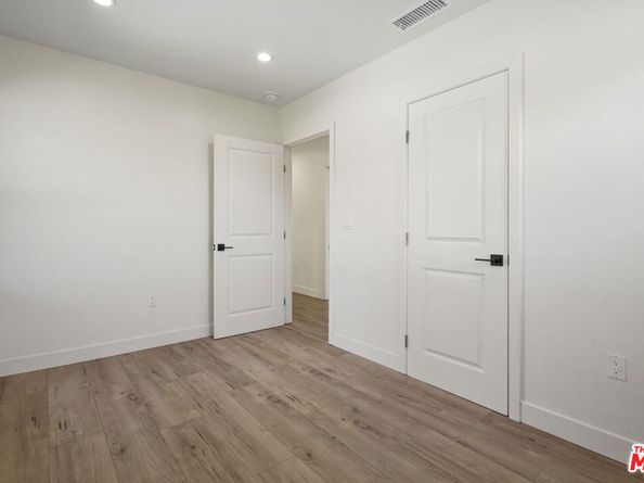 2745 Kenwood Avenue, Los Angeles CA 90007