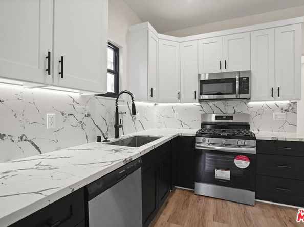 2745 Kenwood Avenue, Los Angeles CA 90007