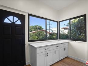 2745 Kenwood Avenue, Los Angeles CA 90007