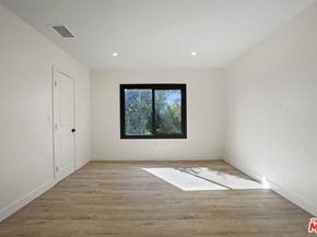2745 Kenwood Avenue, Los Angeles CA 90007