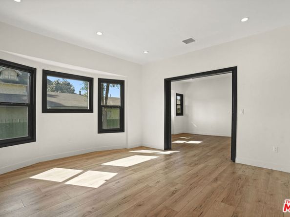 2745 Kenwood Avenue, Los Angeles CA 90007