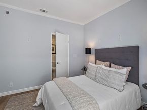 8562 W West Knoll Drive 10, West Hollywood CA 90069