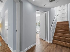 8562 W West Knoll Drive 10, West Hollywood CA 90069