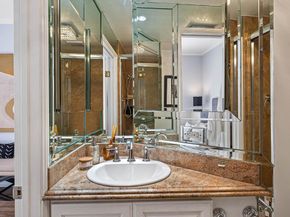 8562 W West Knoll Drive 10, West Hollywood CA 90069