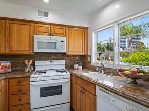 8562 W West Knoll Drive 10, West Hollywood CA 90069