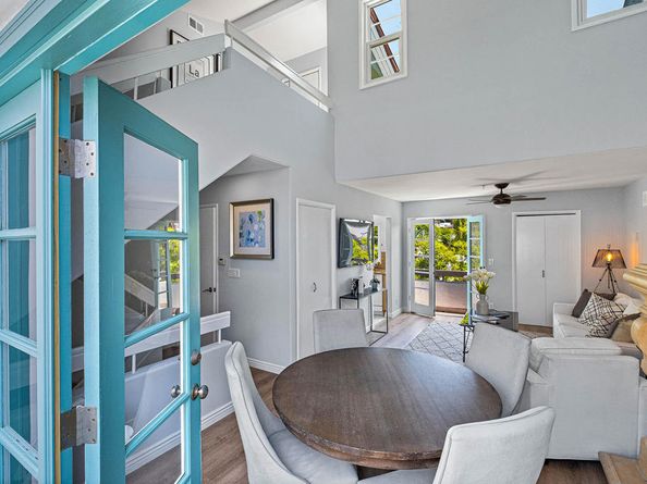 8562 W West Knoll Drive 10, West Hollywood CA 90069