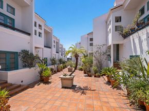 8562 W West Knoll Drive 10, West Hollywood CA 90069