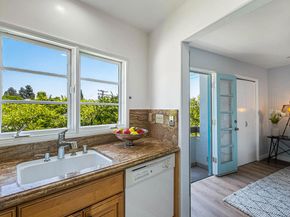 8562 W West Knoll Drive 10, West Hollywood CA 90069