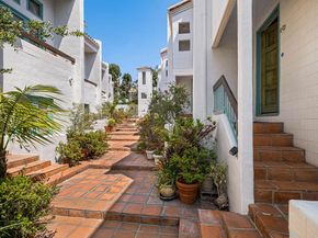 8562 W West Knoll Drive 10, West Hollywood CA 90069