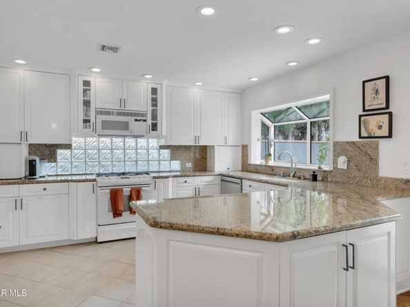 22250 Marlin Place, Canoga Park CA 91303