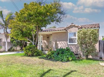 622 622 Center Street