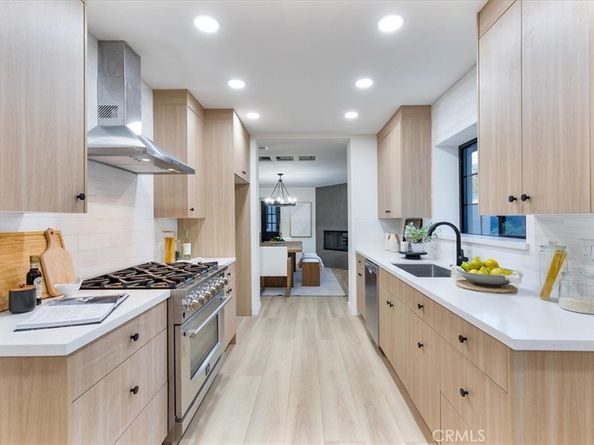 1625 W Chandler Boulevard, Burbank CA 91506