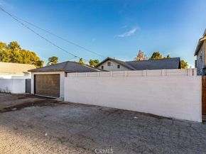 1625 W Chandler Boulevard, Burbank CA 91506