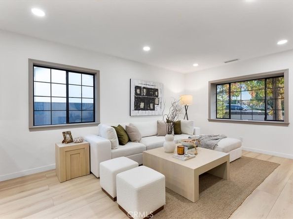 1625 W Chandler Boulevard, Burbank CA 91506