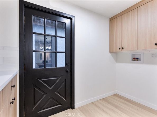 1625 W Chandler Boulevard, Burbank CA 91506