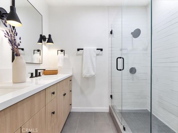 1625 W Chandler Boulevard, Burbank CA 91506